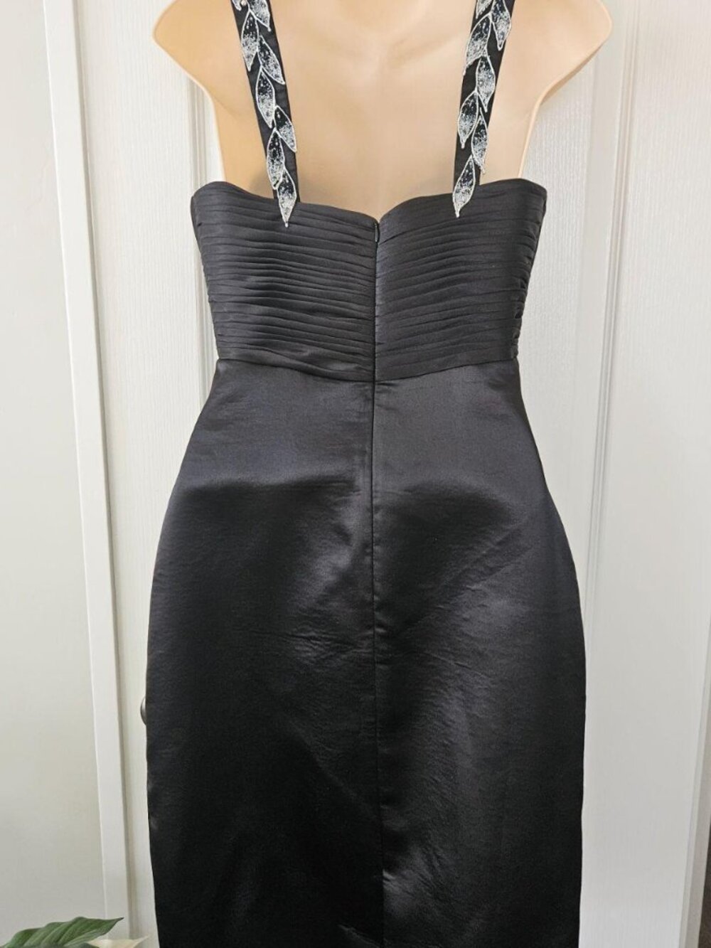 Janique by Kourosh Black Satin Beaded Cocktail Dress, New with Tags - Picture 5 of 8